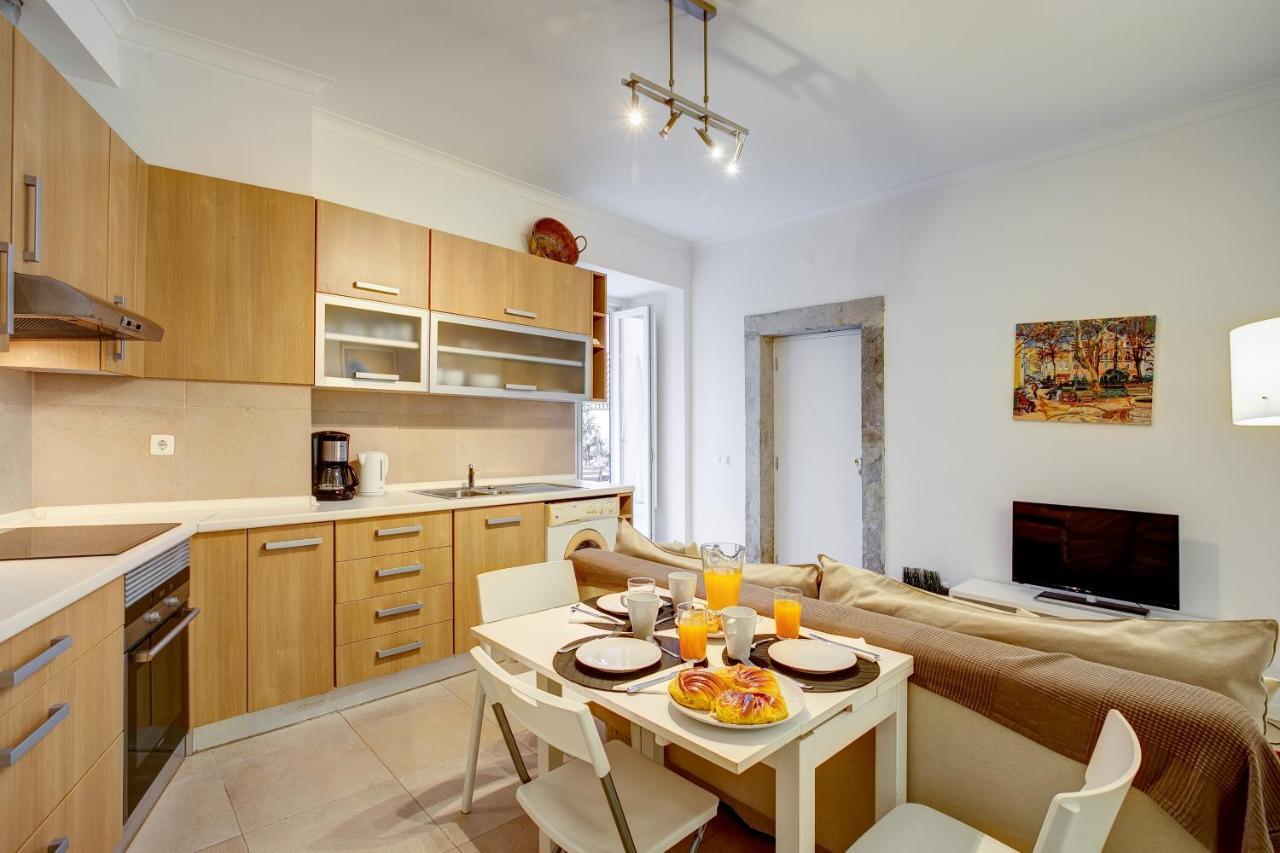 Cozy Tailor Made With A Refreshing Terrace Apartament